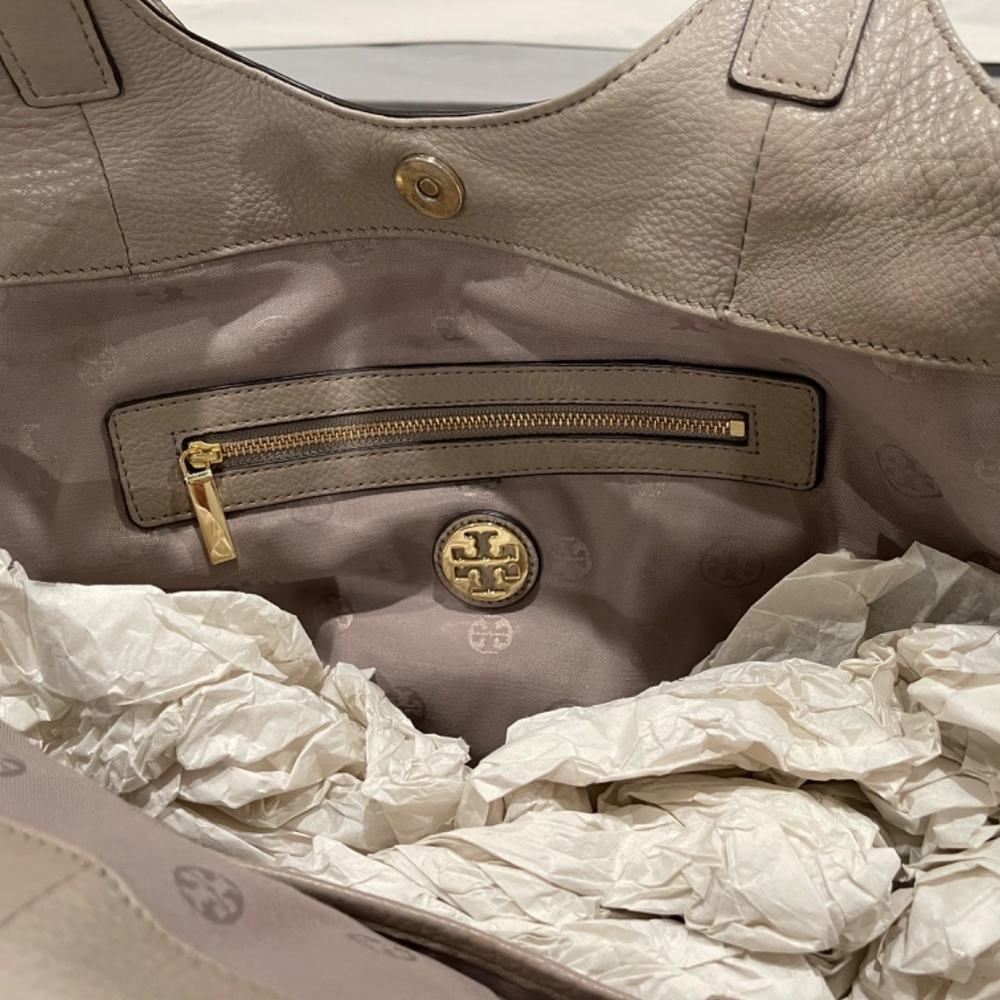 Grey Tory Burch Hobo Purse and wallet set - Picture 4 of 4